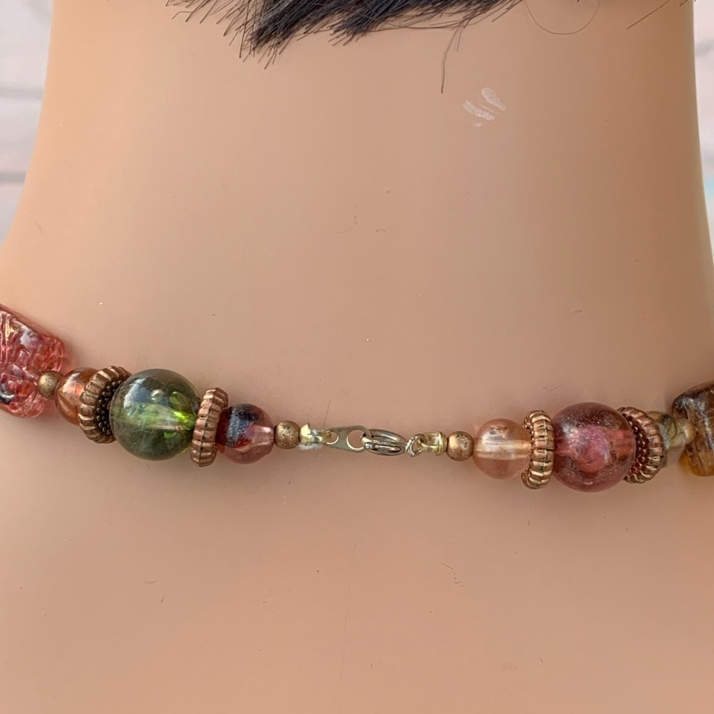 Multi-Colored Round And Squared Beaded Nacklace - image 6